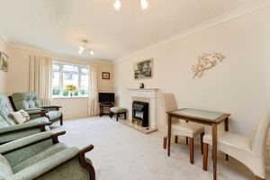 LIVING ROOM- click for photo gallery